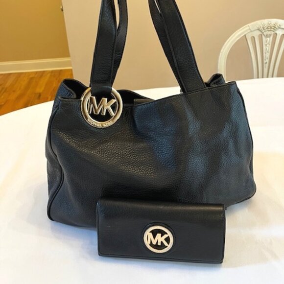 MICHAEL KORS | Fulton Pebbled Black Leather Tote bag and Wallet-EUC - Picture 2 of 16